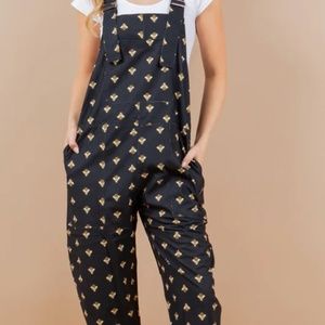 NWT La Soul plus Black overalls with bees